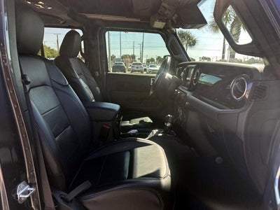 2022 Jeep Wrangler Unlimited Sahara Altitude