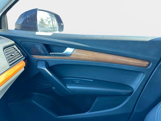 2023 Audi Q5 S line Premium