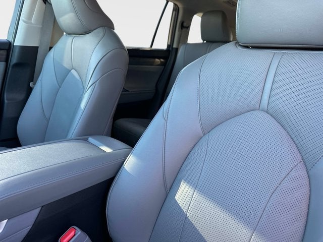 2025 Toyota Highlander Limited