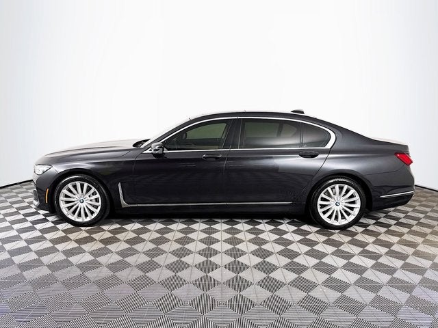 2022 BMW 7 Series 740i