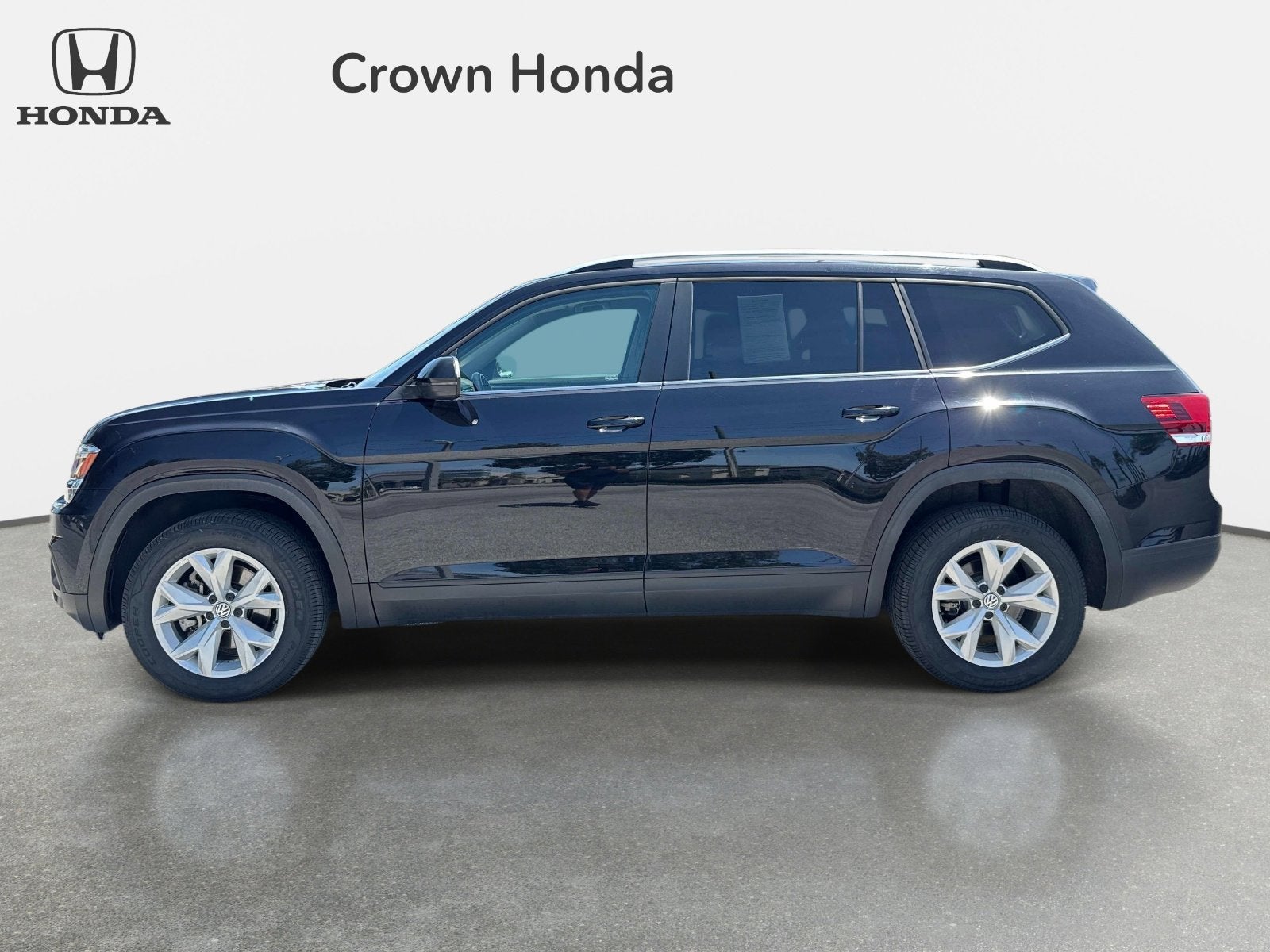 Used 2018 Volkswagen Atlas SE with VIN 1V2CP2CAXJC596936 for sale in Pinellas Park, FL