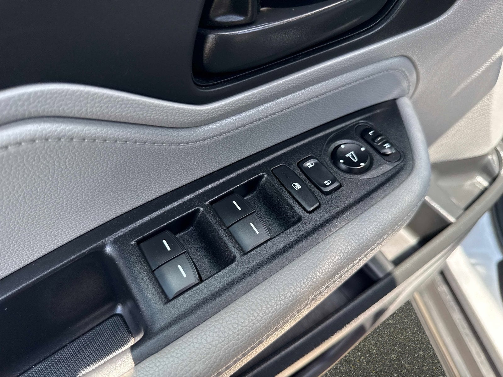 2024 Honda Odyssey EX-L - Photo 16