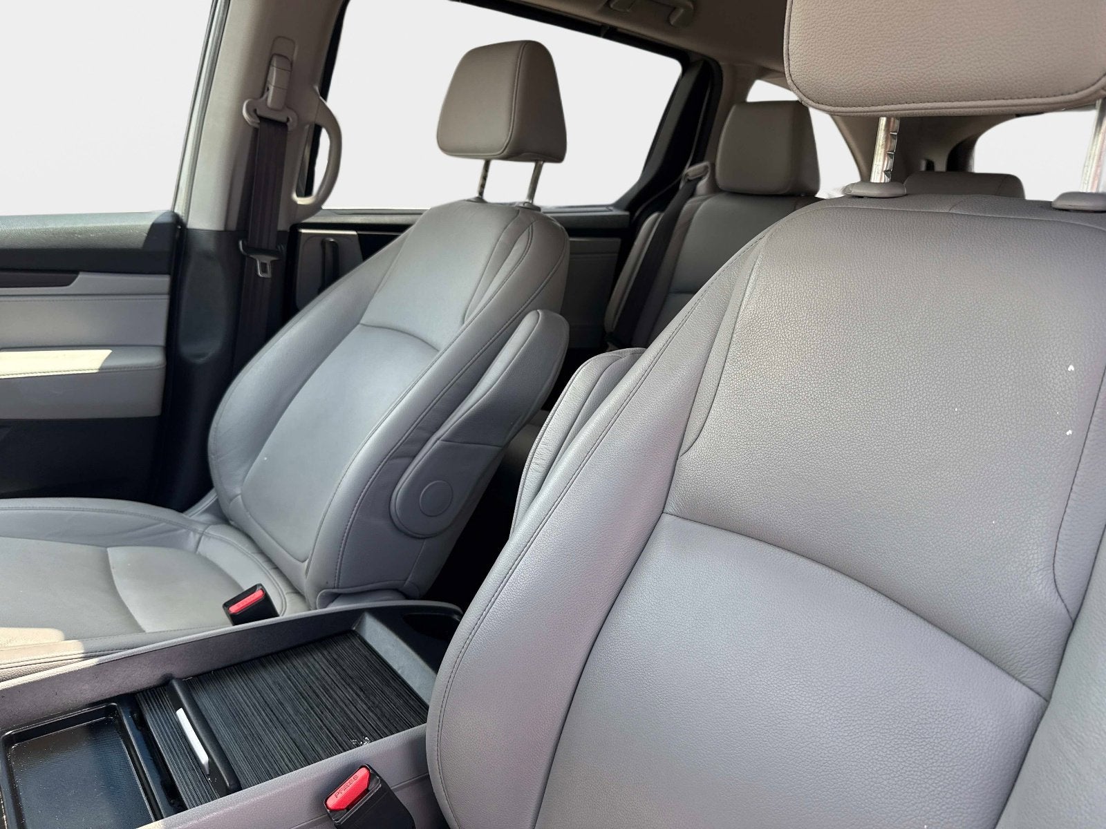 2024 Honda Odyssey EX-L - Photo 18