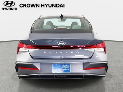 2025 Hyundai Elantra SE