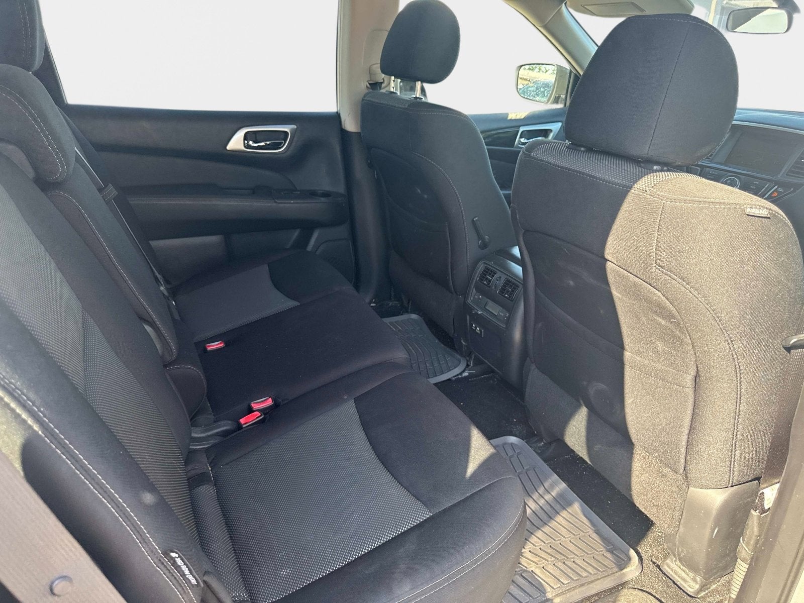 2019 Nissan Pathfinder S