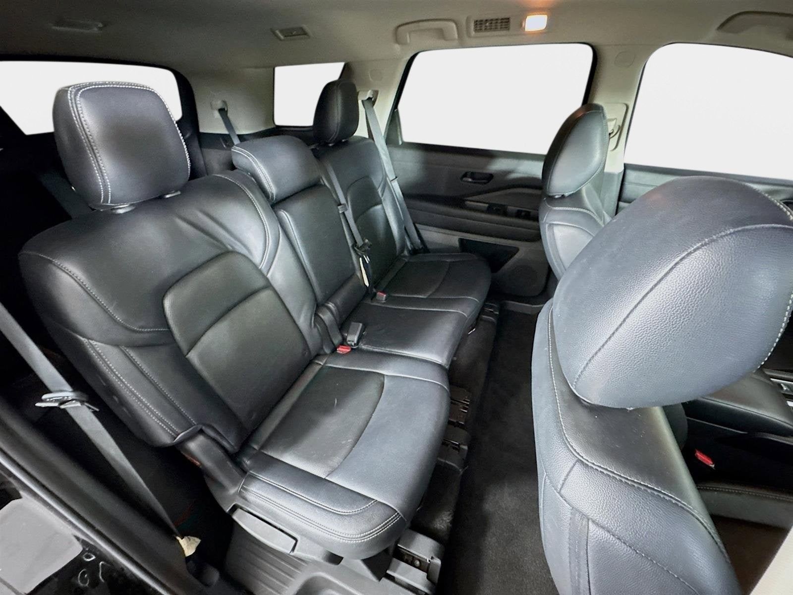 2023 Nissan Pathfinder SV