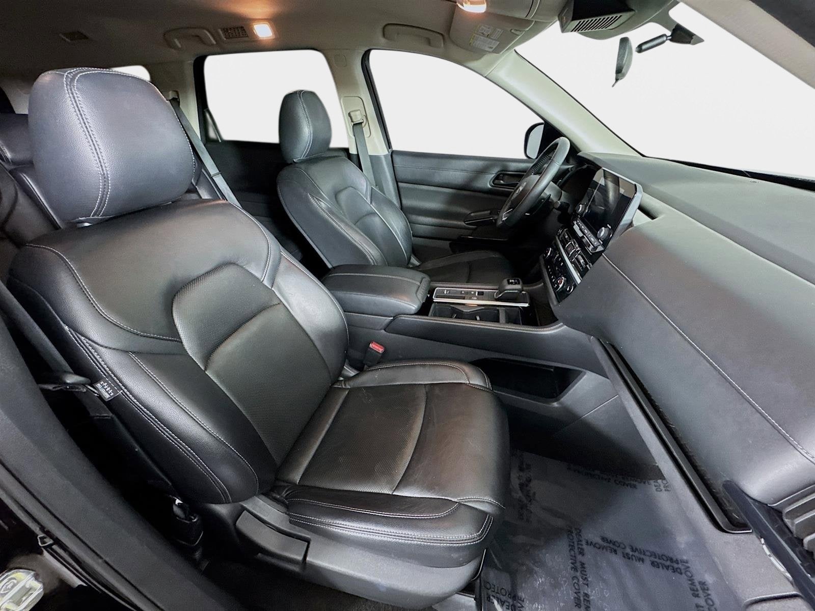 2023 Nissan Pathfinder SV