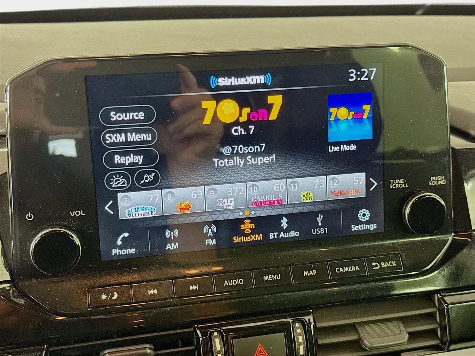 2022 Nissan Pathfinder SL