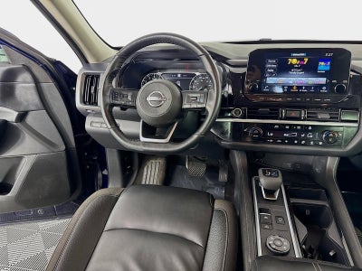 2022 Nissan Pathfinder SL