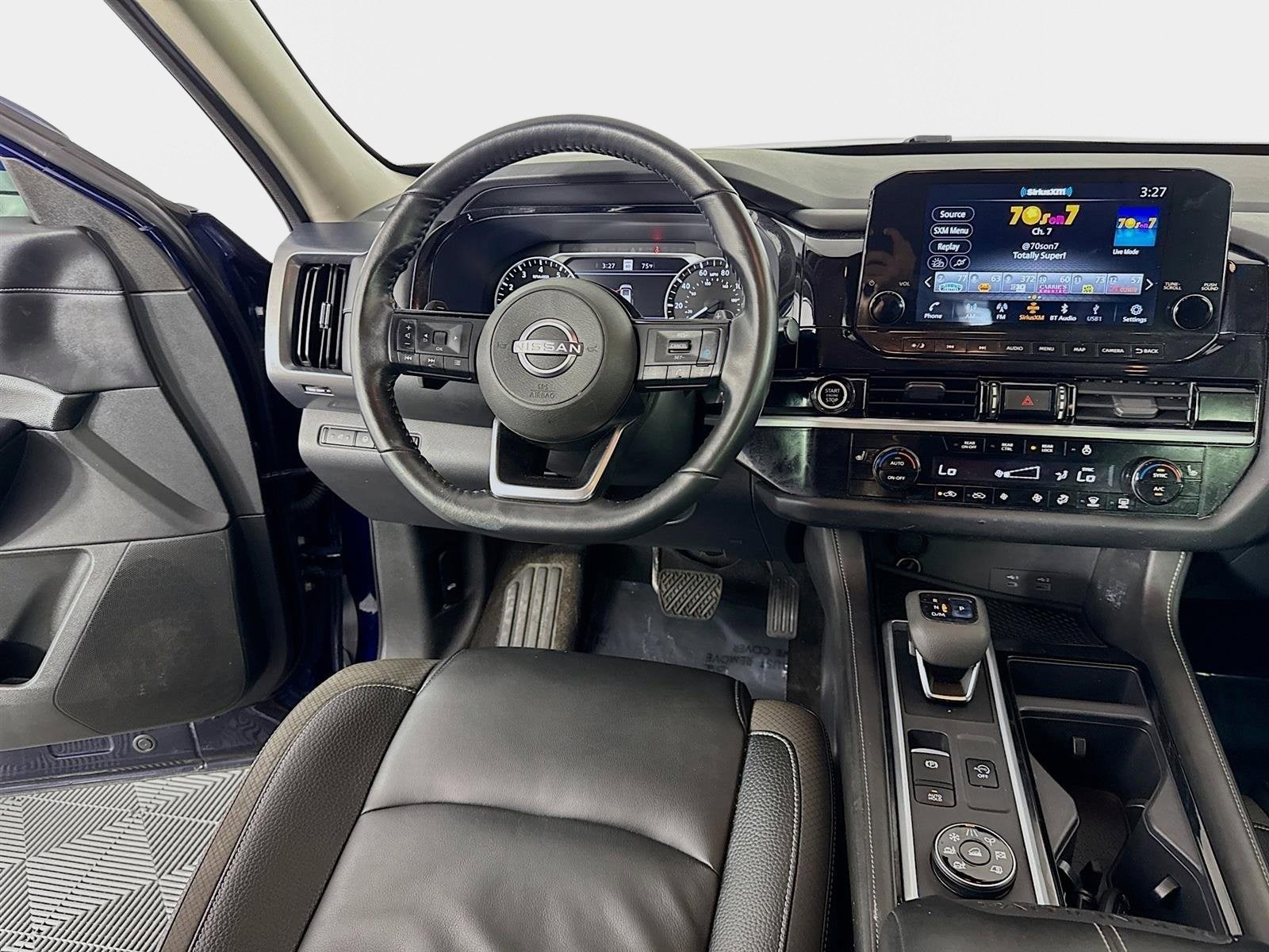 2022 Nissan Pathfinder SL