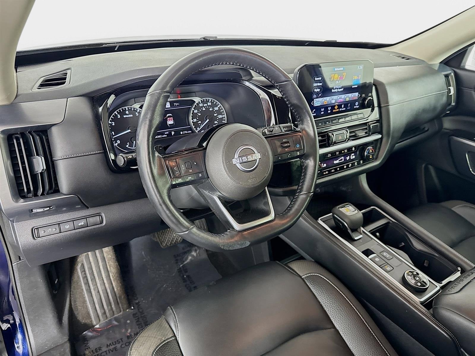 2022 Nissan Pathfinder SL