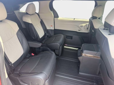 2025 Toyota Sienna Platinum