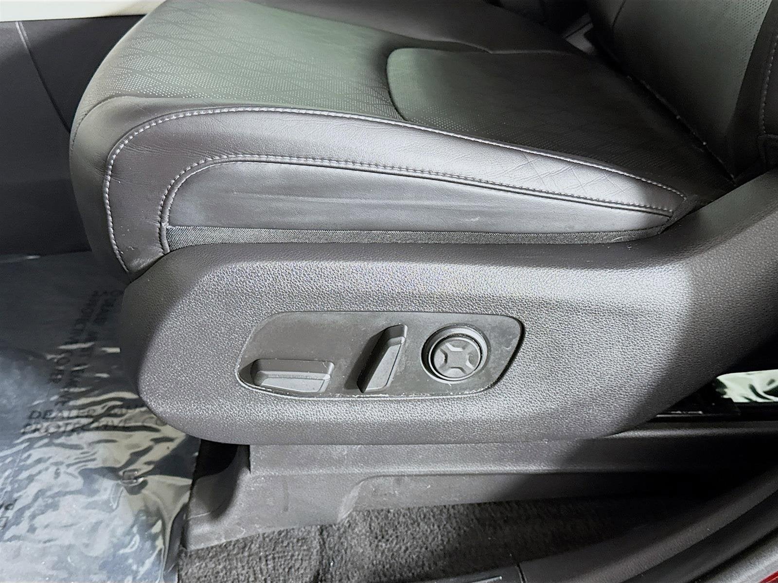 2024 Kia Carnival SX