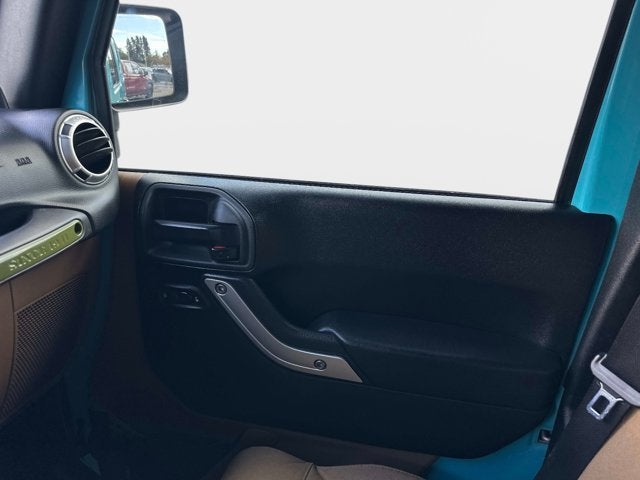 2012 Jeep Wrangler Unlimited Unlimited Sahara