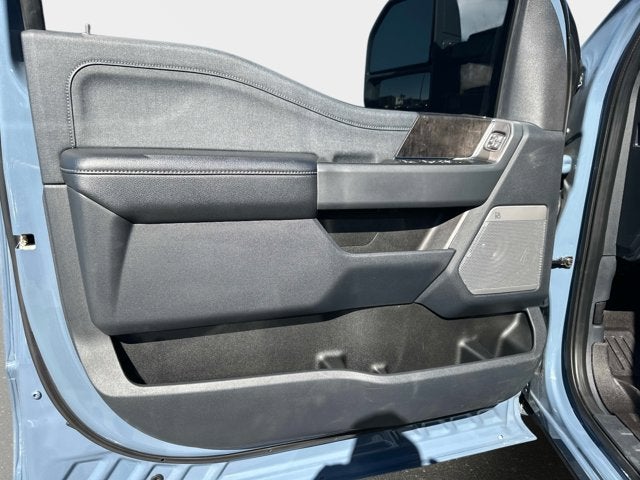 2023 Ford Super Duty F-450 DRW Lariat