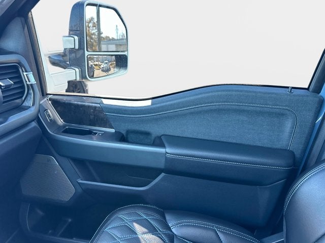 2023 Ford Super Duty F-450 DRW Lariat