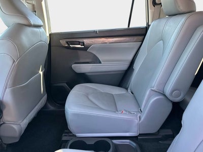 2025 Toyota Highlander LE