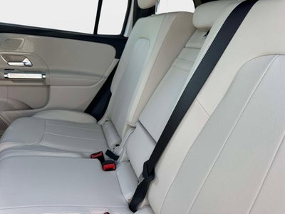 2025 Mercedes-Benz GLB 250