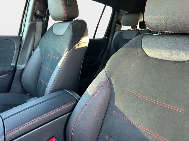 2025 Mercedes-Benz GLB 250