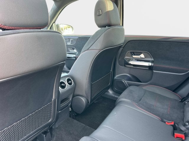 2025 Mercedes-Benz GLB 250