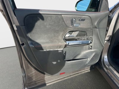 2025 Mercedes-Benz GLB 250