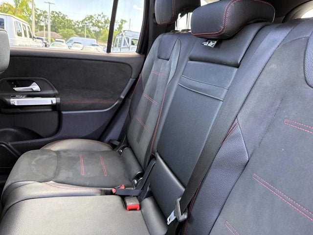 2023 Mercedes-Benz GLB 250