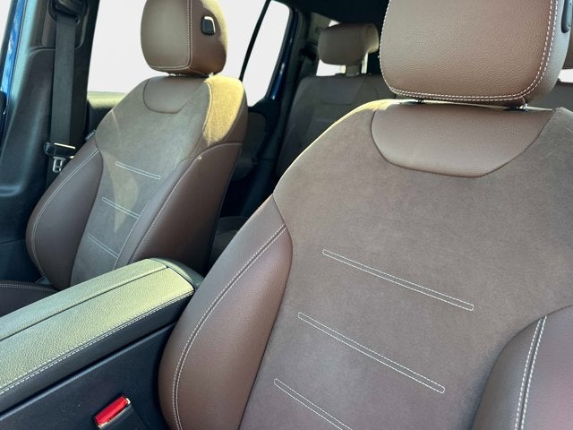 2025 Mercedes-Benz GLB 250