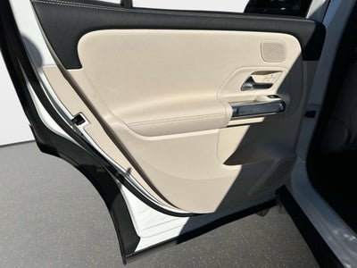 2025 Mercedes-Benz GLB 250