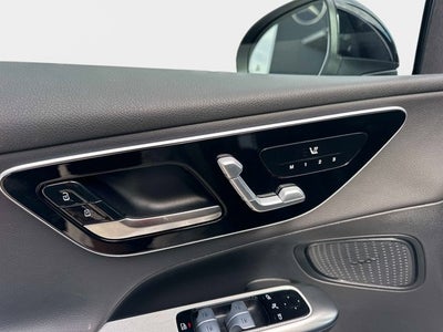 2025 Mercedes-Benz GLC 300