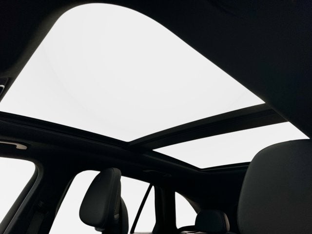 2025 Mercedes-Benz GLC 300