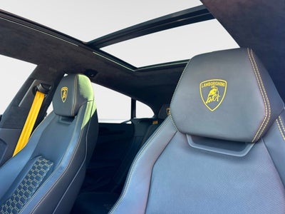 2023 Lamborghini Urus S