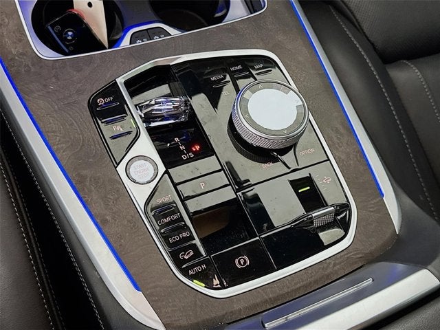 2023 BMW X7 M60i