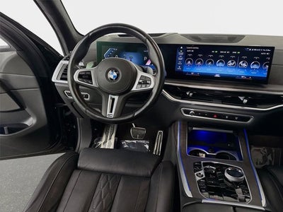2023 BMW X7 M60i