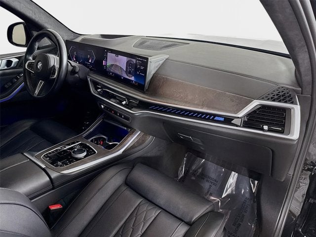 2023 BMW X7 M60i