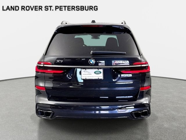 2023 BMW X7 M60i