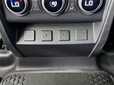 2026 Land Rover Defender 110 X-Dynamic SE