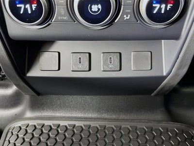 2026 Land Rover Defender 110 X-Dynamic SE