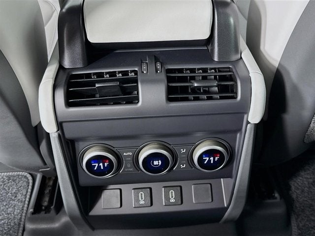 2026 Land Rover Defender 110 X-Dynamic SE