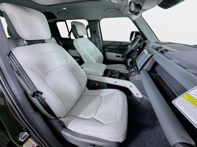 2026 Land Rover Defender 110 X-Dynamic SE