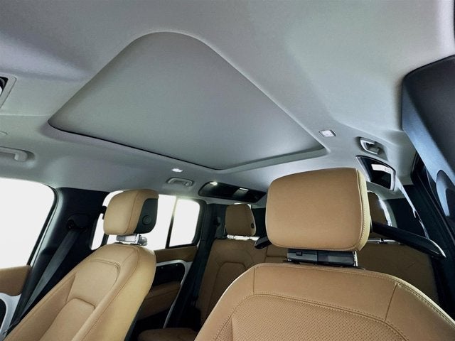 2026 Land Rover Defender 110 X-Dynamic SE