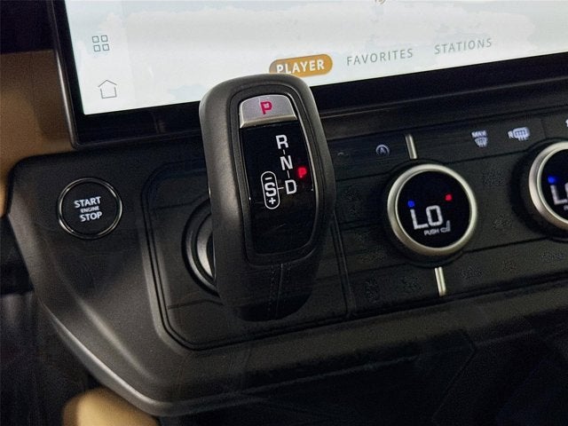 2026 Land Rover Defender 110 X-Dynamic SE