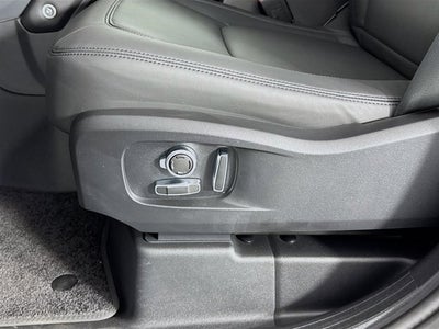 2026 Land Rover Defender 130 X-Dynamic SE