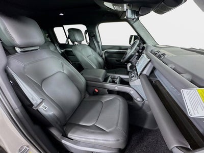 2026 Land Rover Defender 130 X-Dynamic SE