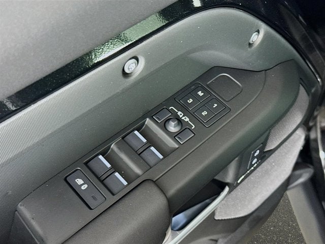 2025 Land Rover Defender 110 S