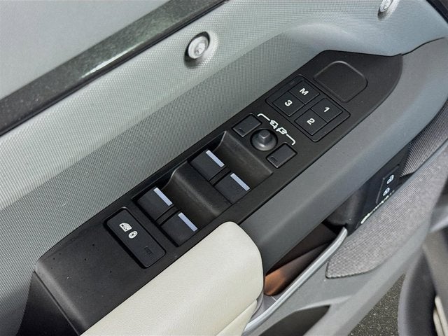 2025 Land Rover Defender 110 S
