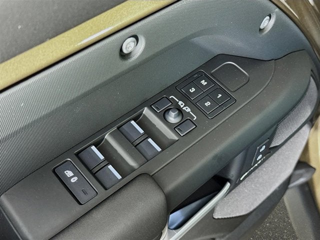 2025 Land Rover Defender 110 S