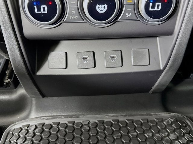 2025 Land Rover Defender 110 S