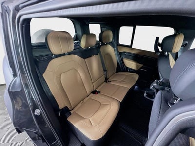 2025 Land Rover Defender 110 V8