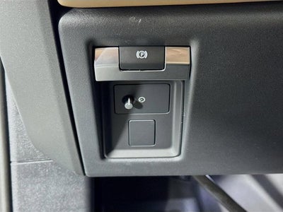 2026 Land Rover Defender 110 V8