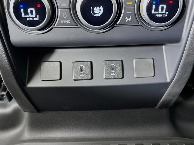 2026 Land Rover Defender 110 V8